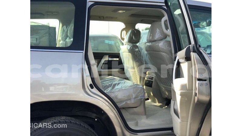 Big with watermark toyota land cruiser bomi county import dubai 2852