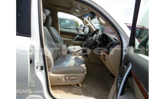 Buy Import Toyota Land Cruiser White Car in Import - Dubai in Bomi County Buy Import Toyota Land Cruiser White Car in Import - Dubai in Bomi County