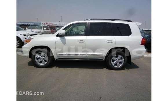 Buy Import Toyota Land Cruiser White Car in Import - Dubai in Bomi County Buy Import Toyota Land Cruiser White Car in Import - Dubai in Bomi County
