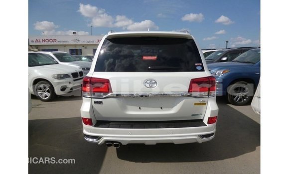 Buy Import Toyota Land Cruiser White Car in Import - Dubai in Bomi County Buy Import Toyota Land Cruiser White Car in Import - Dubai in Bomi County