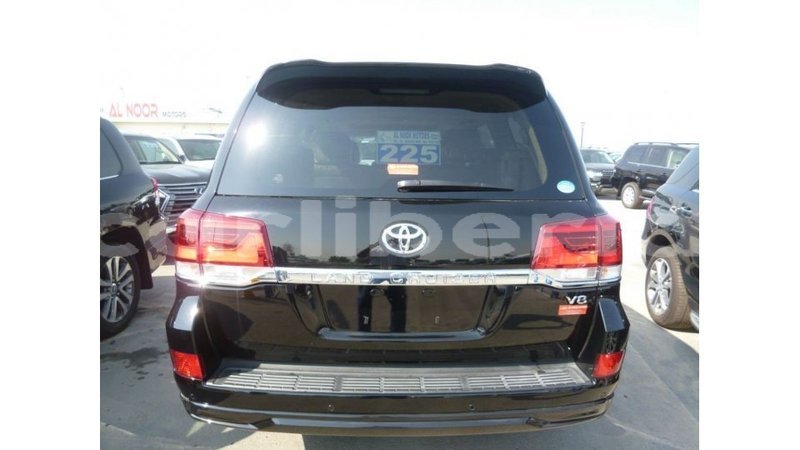 Big with watermark toyota land cruiser bomi county import dubai 2865
