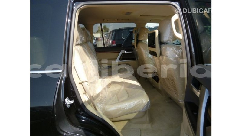 Big with watermark toyota land cruiser bomi county import dubai 2865