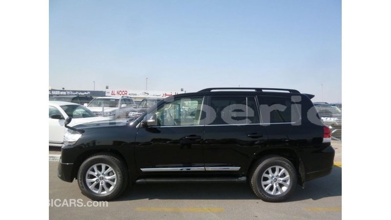 Big with watermark toyota land cruiser bomi county import dubai 2865