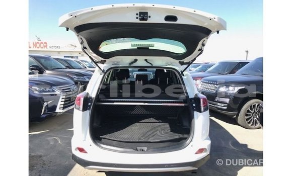 Buy Import Toyota HiAce White Truck in Import - Dubai in Bomi County Buy Import Toyota HiAce White Truck in Import - Dubai in Bomi County