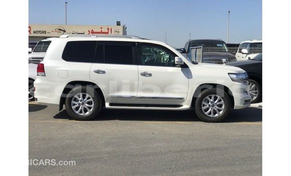 Buy Import Toyota Land Cruiser White Car in Import - Dubai in Bomi County Buy Import Toyota Land Cruiser White Car in Import - Dubai in Bomi County