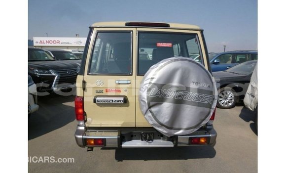 Acheter Import Voiture Toyota Land Cruiser Beige à Import - Dubai, Comté de Bomi Acheter Import Voiture Toyota Land Cruiser Beige à Import - Dubai, Comté de Bomi