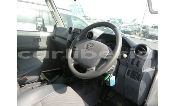 Buy Import Toyota Land Cruiser White Car in Import - Dubai in Bomi County Buy Import Toyota Land Cruiser White Car in Import - Dubai in Bomi County