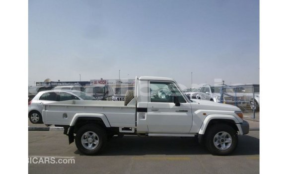 Buy Import Toyota Land Cruiser White Car in Import - Dubai in Bomi County Buy Import Toyota Land Cruiser White Car in Import - Dubai in Bomi County