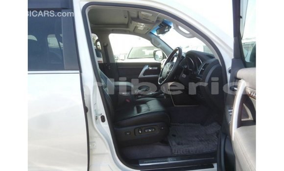 Buy Import Toyota Land Cruiser White Car in Import - Dubai in Bomi County Buy Import Toyota Land Cruiser White Car in Import - Dubai in Bomi County