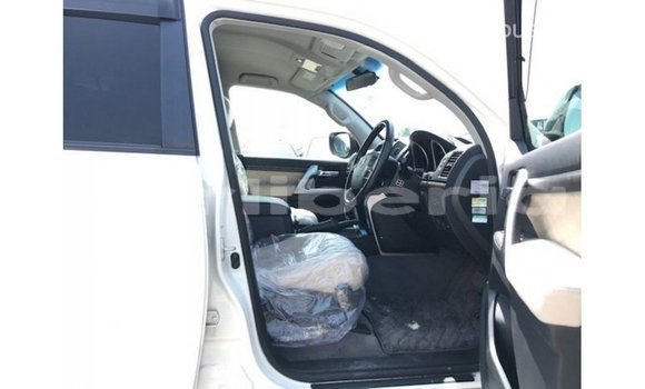 Buy Import Toyota Land Cruiser White Car in Import - Dubai in Bomi County Buy Import Toyota Land Cruiser White Car in Import - Dubai in Bomi County