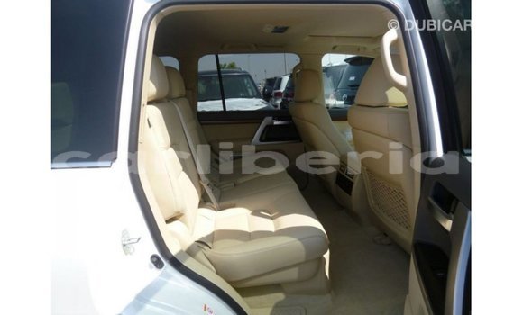 Buy Import Toyota Land Cruiser White Car in Import - Dubai in Bomi County Buy Import Toyota Land Cruiser White Car in Import - Dubai in Bomi County