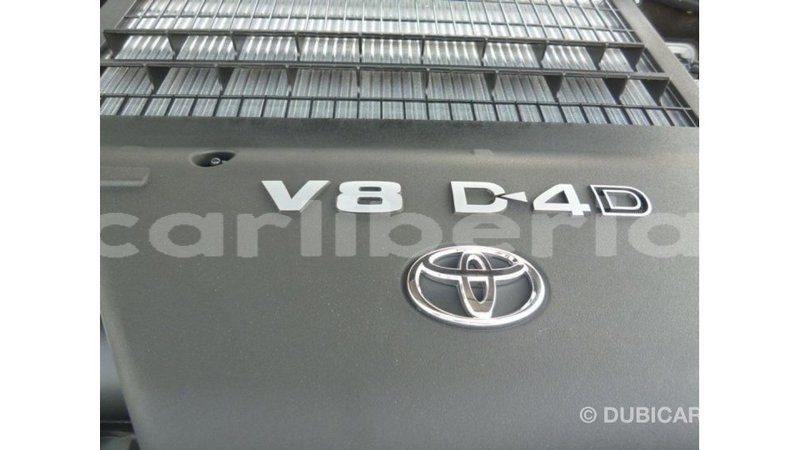Big with watermark toyota land cruiser bomi county import dubai 2940