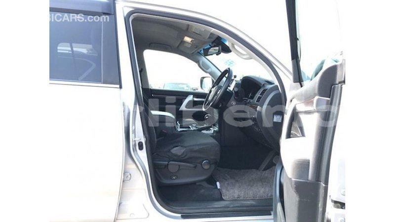 Big with watermark toyota land cruiser bomi county import dubai 2963