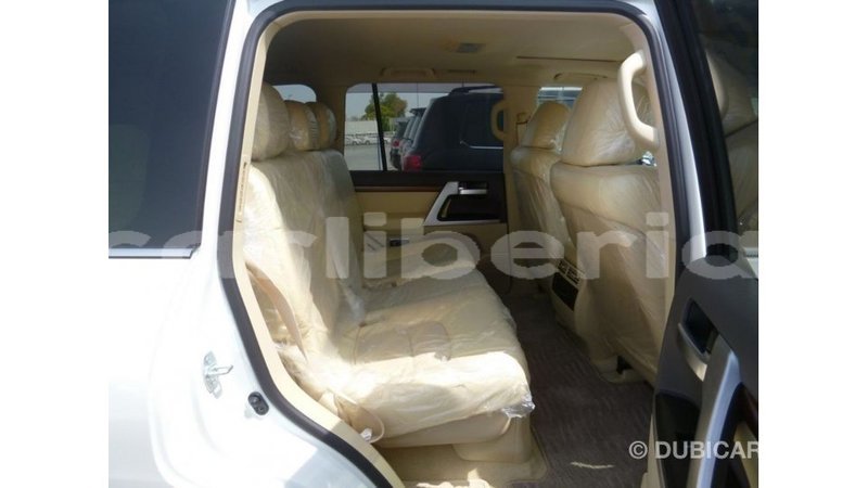 Big with watermark toyota land cruiser bomi county import dubai 2965
