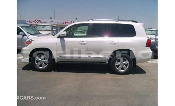 Buy Import Toyota Land Cruiser White Car in Import - Dubai in Bomi County Buy Import Toyota Land Cruiser White Car in Import - Dubai in Bomi County