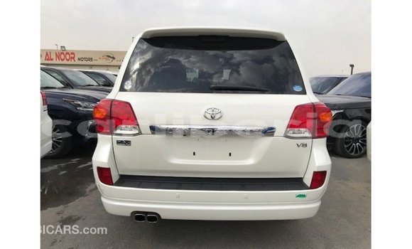 Buy Import Toyota Land Cruiser White Car in Import - Dubai in Bomi County Buy Import Toyota Land Cruiser White Car in Import - Dubai in Bomi County