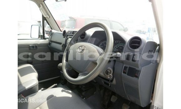 Buy Import Toyota Land Cruiser White Car in Import - Dubai in Bomi County Buy Import Toyota Land Cruiser White Car in Import - Dubai in Bomi County