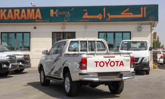Acheter Import Voiture Toyota Hilux Blanc à Import - Dubai, Comté de Bomi Acheter Import Voiture Toyota Hilux Blanc à Import - Dubai, Comté de Bomi