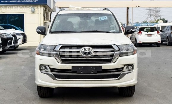 Acheter Import Voiture Toyota Land Cruiser Blanc à Import - Dubai, Comté de Bomi Acheter Import Voiture Toyota Land Cruiser Blanc à Import - Dubai, Comté de Bomi