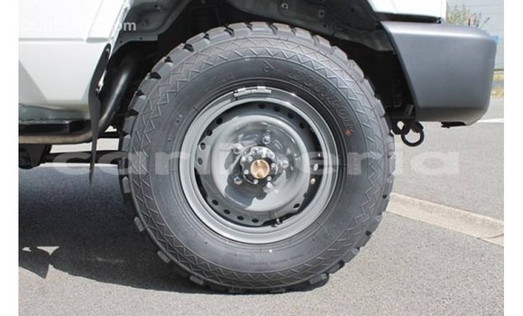 Buy Import Toyota Land Cruiser White Car in Import - Dubai in Bomi County Buy Import Toyota Land Cruiser White Car in Import - Dubai in Bomi County