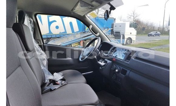 Acheter Import Voiture Toyota Hiace Blanc à Import - Dubai, Comté de Bomi Acheter Import Voiture Toyota Hiace Blanc à Import - Dubai, Comté de Bomi