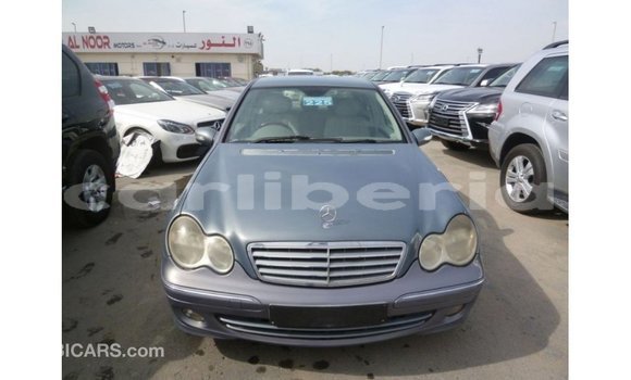 Buy Import Mercedes-Benz 190 Blue Car in Import - Dubai in Bomi County Buy Import Mercedes-Benz 190 Blue Car in Import - Dubai in Bomi County