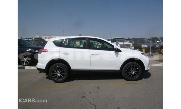 Buy Import Toyota HiAce White Truck in Import - Dubai in Bomi County Buy Import Toyota HiAce White Truck in Import - Dubai in Bomi County