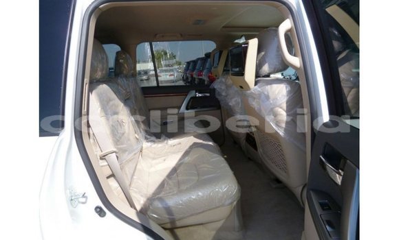 Buy Import Toyota Land Cruiser White Car in Import - Dubai in Bomi County Buy Import Toyota Land Cruiser White Car in Import - Dubai in Bomi County