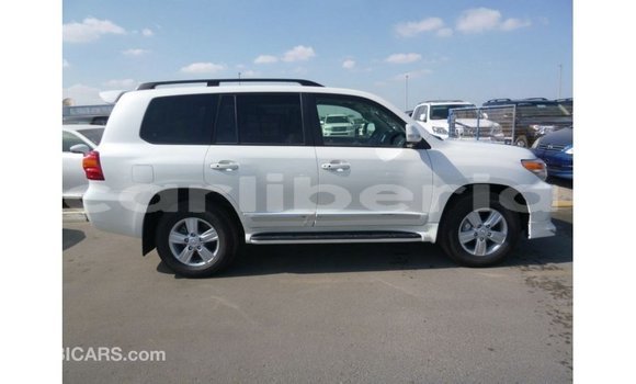 Buy Import Toyota Land Cruiser White Car in Import - Dubai in Bomi County Buy Import Toyota Land Cruiser White Car in Import - Dubai in Bomi County