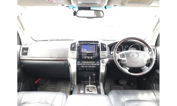 Buy Import Toyota Land Cruiser White Car in Import - Dubai in Bomi County Buy Import Toyota Land Cruiser White Car in Import - Dubai in Bomi County