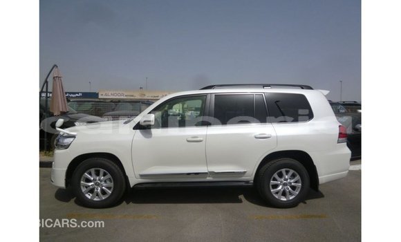Buy Import Toyota Land Cruiser White Car in Import - Dubai in Bomi County Buy Import Toyota Land Cruiser White Car in Import - Dubai in Bomi County