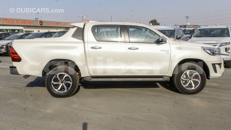 Big with watermark toyota hilux bomi county import dubai 3166