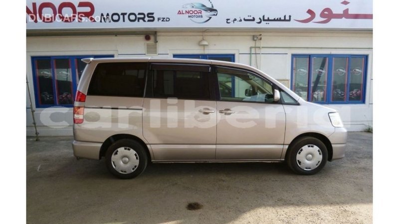 Big with watermark toyota voxy bomi county import dubai 3175