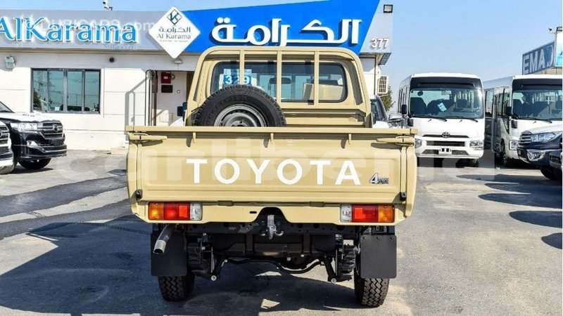 Big with watermark toyota land cruiser bomi county import dubai 3198