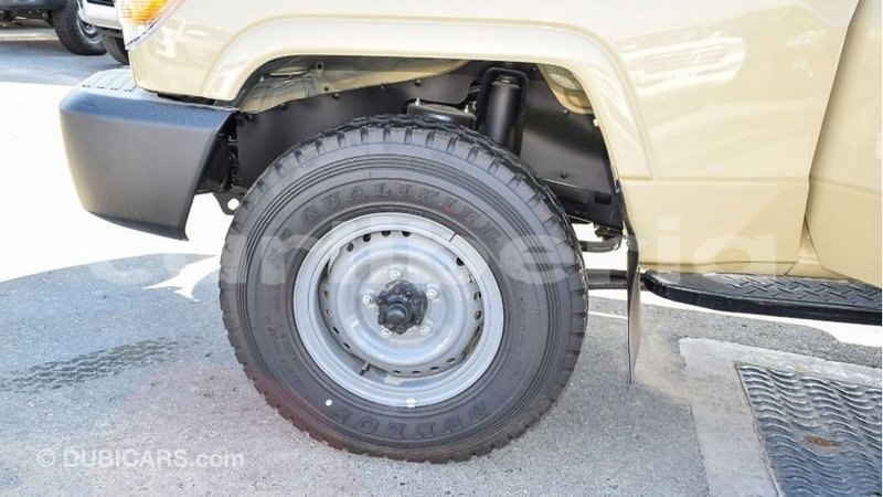 Big with watermark toyota land cruiser bomi county import dubai 3198