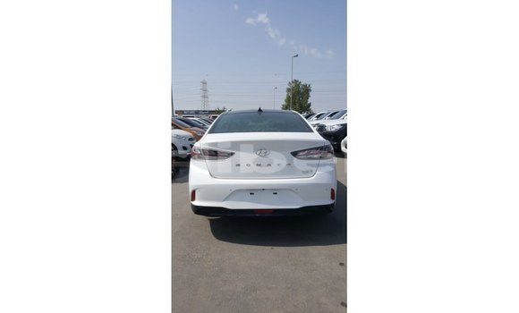 Buy Import Hyundai Sonata White Car in Import - Dubai in Bomi County Buy Import Hyundai Sonata White Car in Import - Dubai in Bomi County