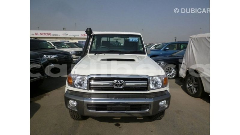 Big with watermark toyota land cruiser bomi county import dubai 3222