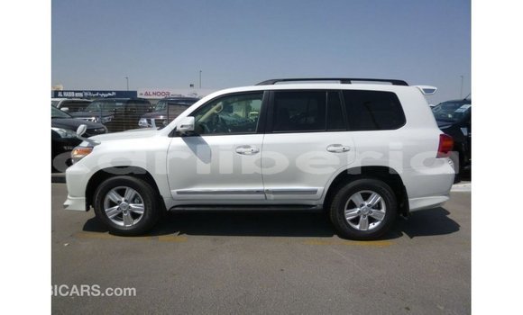 Buy Import Toyota Land Cruiser White Car in Import - Dubai in Bomi County Buy Import Toyota Land Cruiser White Car in Import - Dubai in Bomi County
