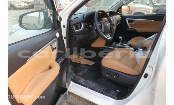 Acheter Import Voiture Toyota Fortuner Blanc à Import - Dubai, Comté de Bomi Acheter Import Voiture Toyota Fortuner Blanc à Import - Dubai, Comté de Bomi