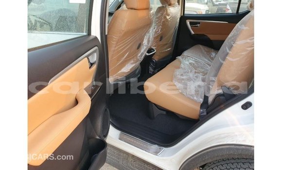 Acheter Import Voiture Toyota Fortuner Blanc à Import - Dubai, Comté de Bomi Acheter Import Voiture Toyota Fortuner Blanc à Import - Dubai, Comté de Bomi