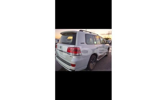 Buy Import Toyota Land Cruiser White Car in Import - Dubai in Bomi County Buy Import Toyota Land Cruiser White Car in Import - Dubai in Bomi County