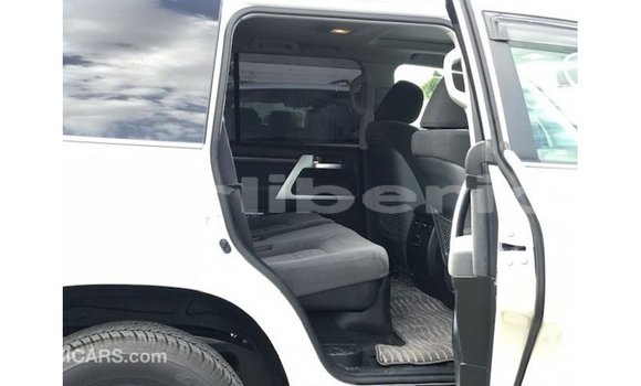 Buy Import Toyota Land Cruiser White Car in Import - Dubai in Bomi County Buy Import Toyota Land Cruiser White Car in Import - Dubai in Bomi County