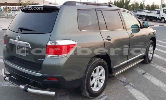 Buy Import Toyota Highlander Green Car in Import - Dubai in Bomi County Buy Import Toyota Highlander Green Car in Import - Dubai in Bomi County