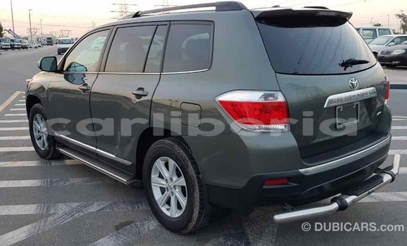 Buy Import Toyota Highlander Green Car in Import - Dubai in Bomi County Buy Import Toyota Highlander Green Car in Import - Dubai in Bomi County
