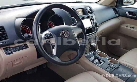 Buy Import Toyota Highlander Green Car in Import - Dubai in Bomi County Buy Import Toyota Highlander Green Car in Import - Dubai in Bomi County