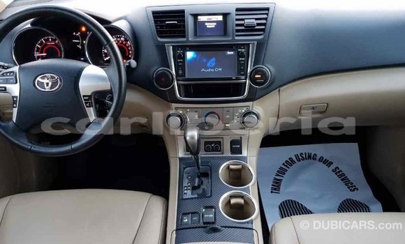 Buy Import Toyota Highlander Green Car in Import - Dubai in Bomi County Buy Import Toyota Highlander Green Car in Import - Dubai in Bomi County