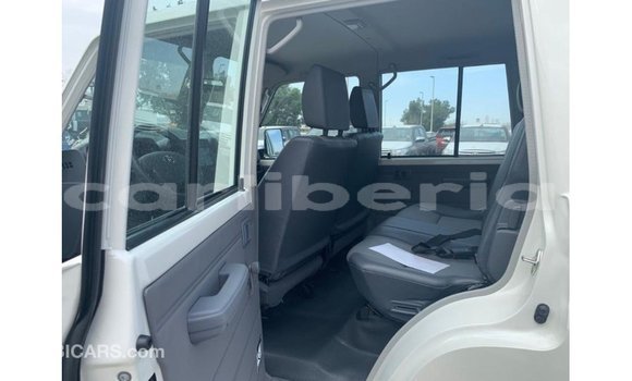 Buy Import Toyota Land Cruiser White Car in Import - Dubai in Bomi County Buy Import Toyota Land Cruiser White Car in Import - Dubai in Bomi County