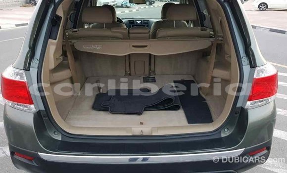 Buy Import Toyota Highlander Green Car in Import - Dubai in Bomi County Buy Import Toyota Highlander Green Car in Import - Dubai in Bomi County