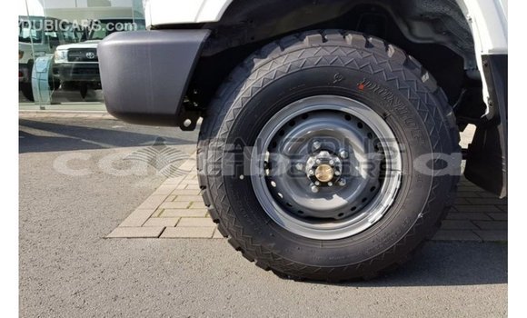 Buy Import Toyota Land Cruiser White Car in Import - Dubai in Bomi County Buy Import Toyota Land Cruiser White Car in Import - Dubai in Bomi County