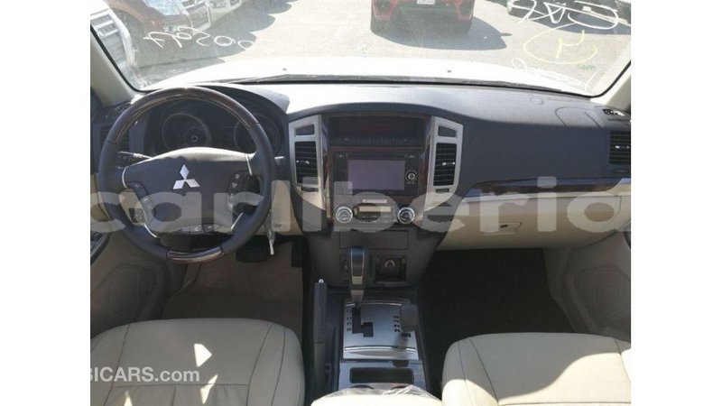 Big with watermark mitsubishi pajero bomi county import dubai 3492